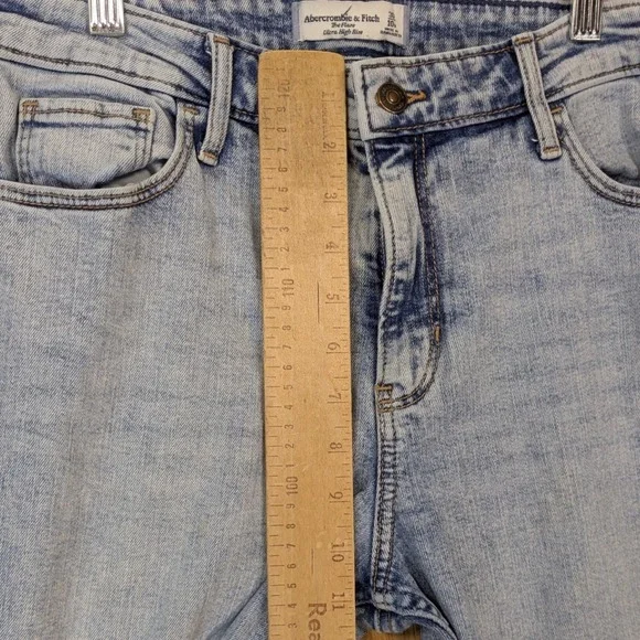 Abercrombie & Fitch Ultra High Rise The Flare Jeans Womens 10 Light Wash Retro - Picture 5 of 9
